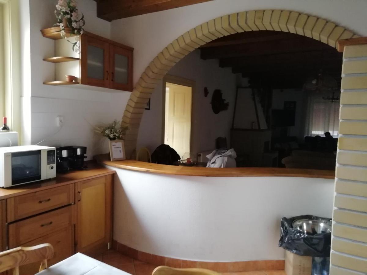 לינה וארוחת בוקר Apostag Casa Napsugar Panzio מראה חיצוני תמונה