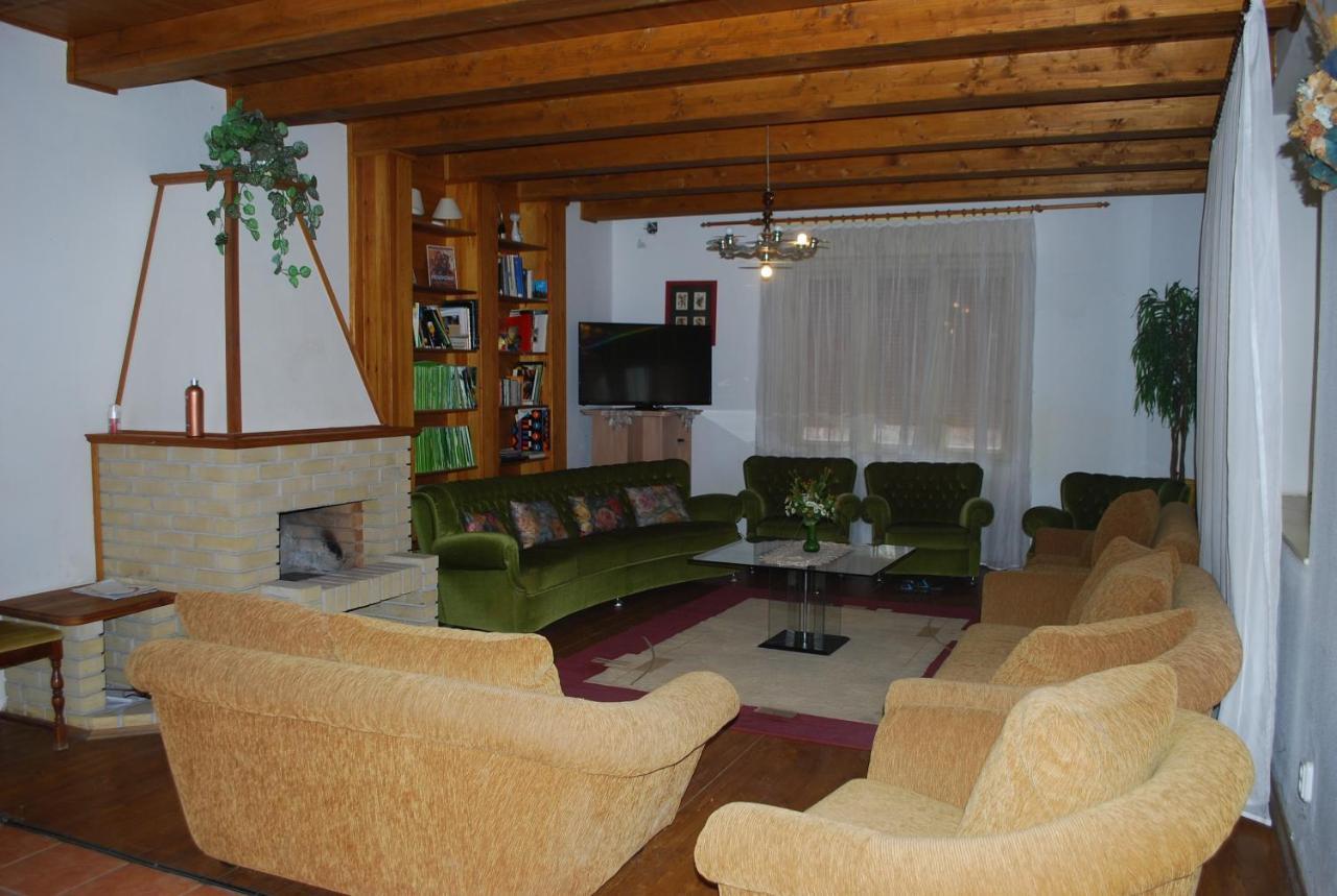 לינה וארוחת בוקר Apostag Casa Napsugar Panzio מראה חיצוני תמונה