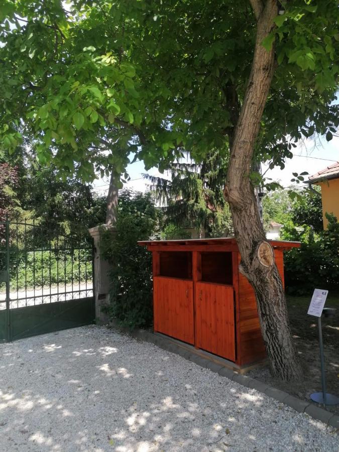 לינה וארוחת בוקר Apostag Casa Napsugar Panzio מראה חיצוני תמונה