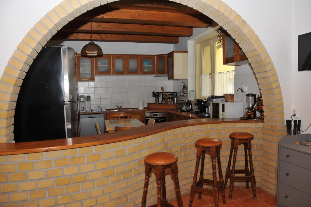 לינה וארוחת בוקר Apostag Casa Napsugar Panzio מראה חיצוני תמונה